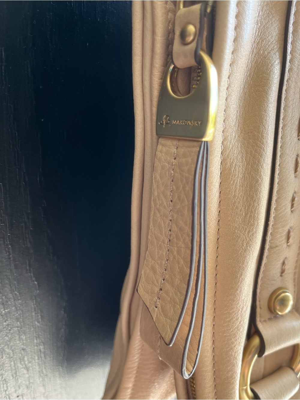 B Makowsky Light Beige Leather Shoulder Bag - Picture 4 of 10